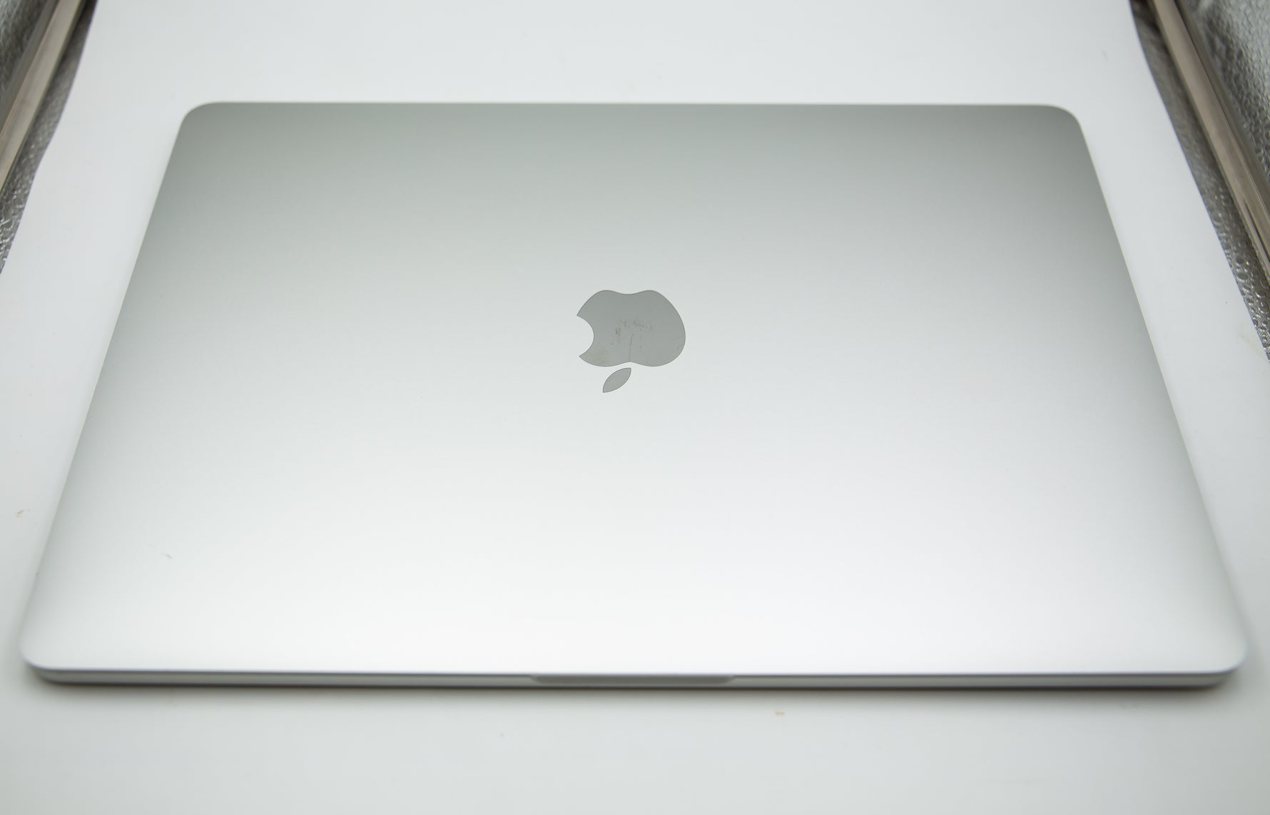 Apple MacBook Pro 15 Inch, A1707 2017 i7 Quad Core