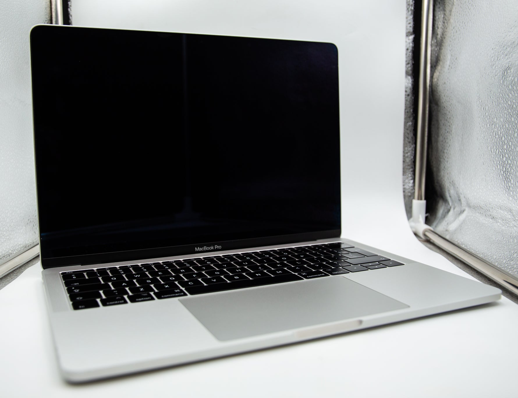 Apple MacBook Pro 15 Inch, A1707 2017 i7 Quad Core