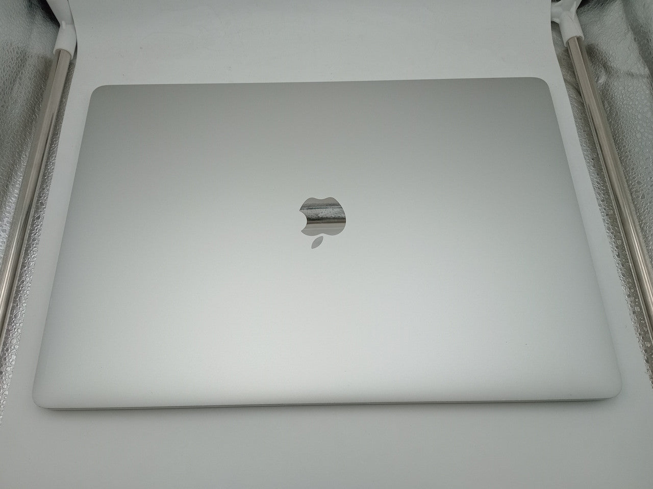 Apple Apple MacBook Pro 15 Inch, A1707 2017 i7 Quad Core Refurbished