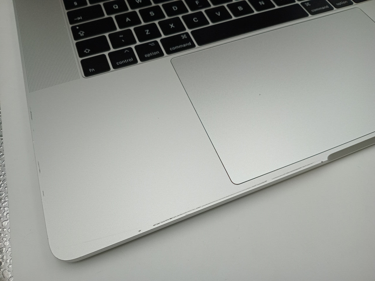 Apple Apple MacBook Pro 15 Inch, A1707 2017 i7 Quad Core Refurbished