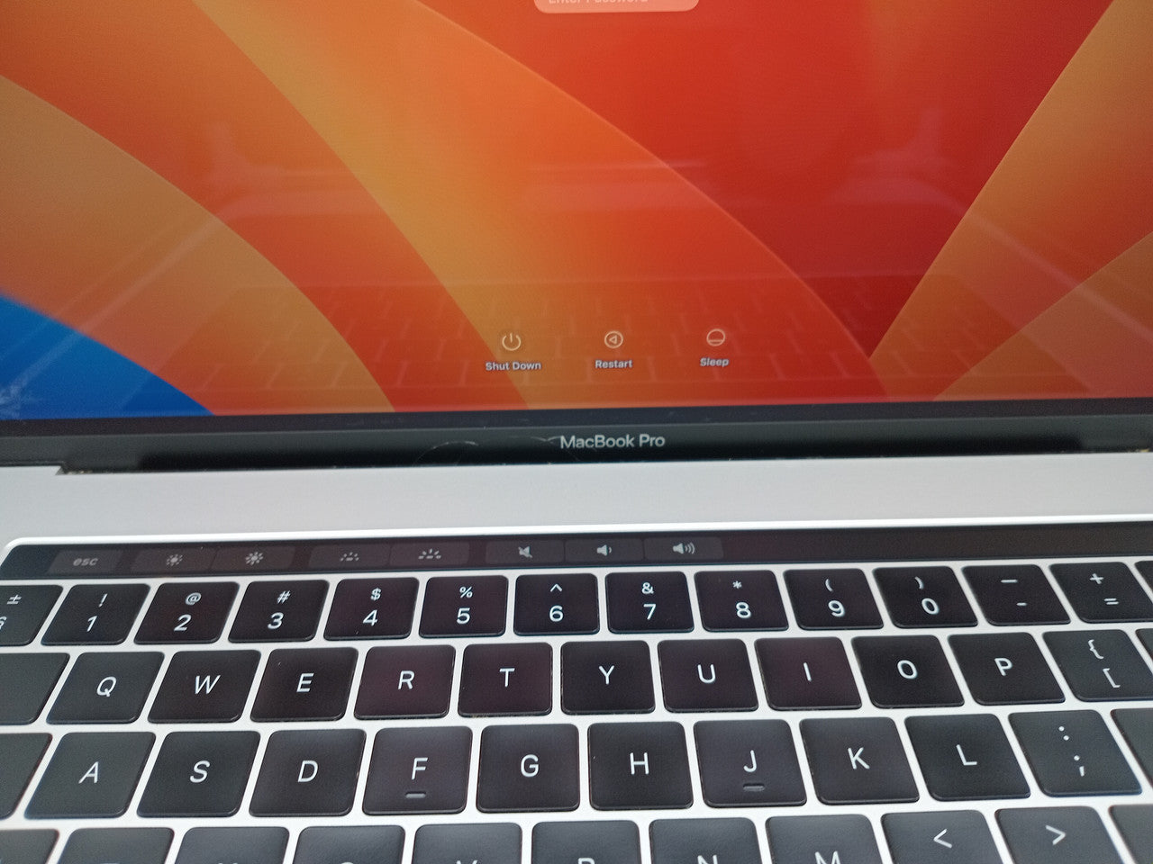 Apple Apple MacBook Pro 15 Inch, A1707 2017 i7 Quad Core Refurbished