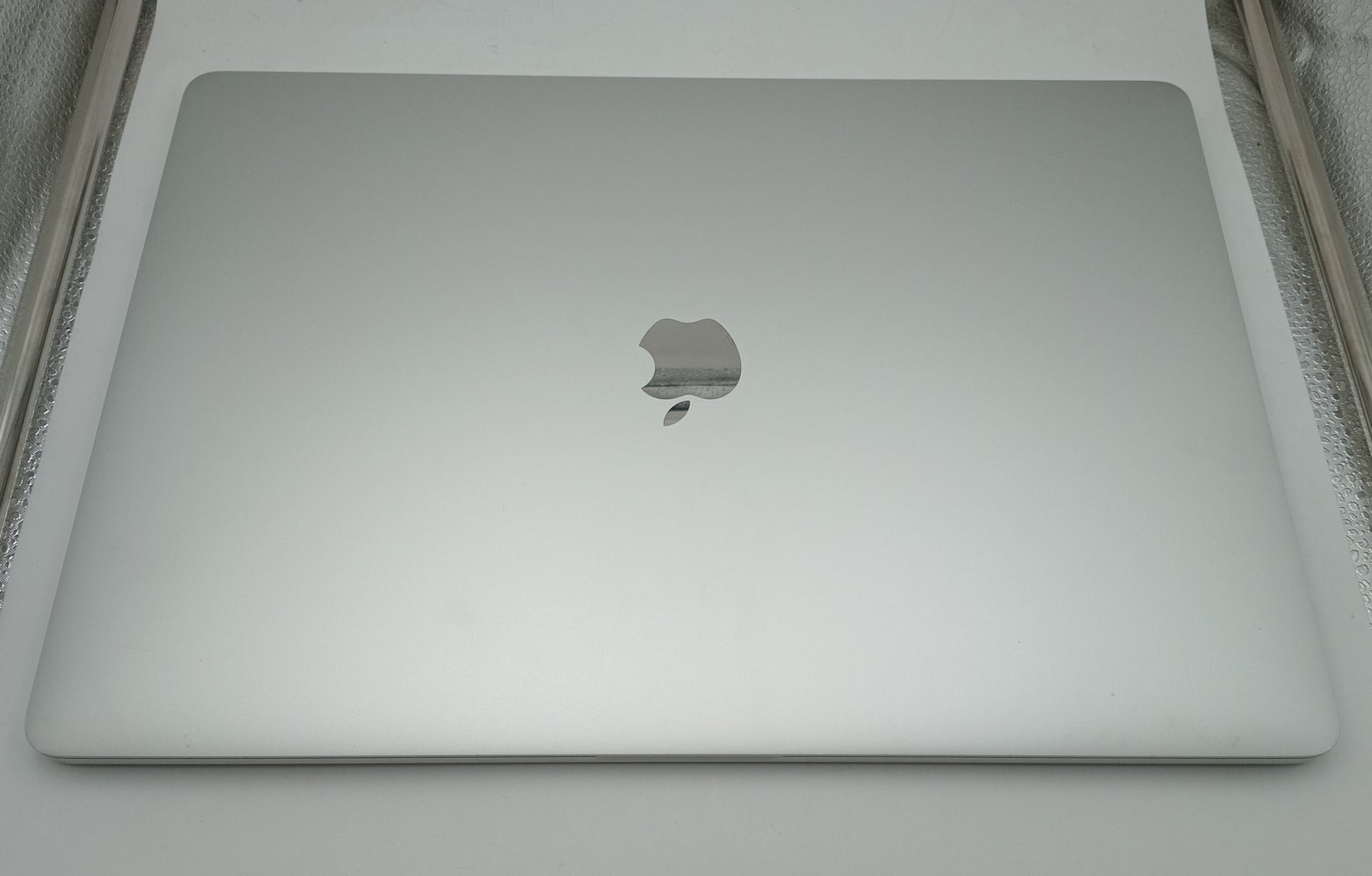Apple MacBook Pro 15-inch, A1990 Mid 2018 i7 6-Core