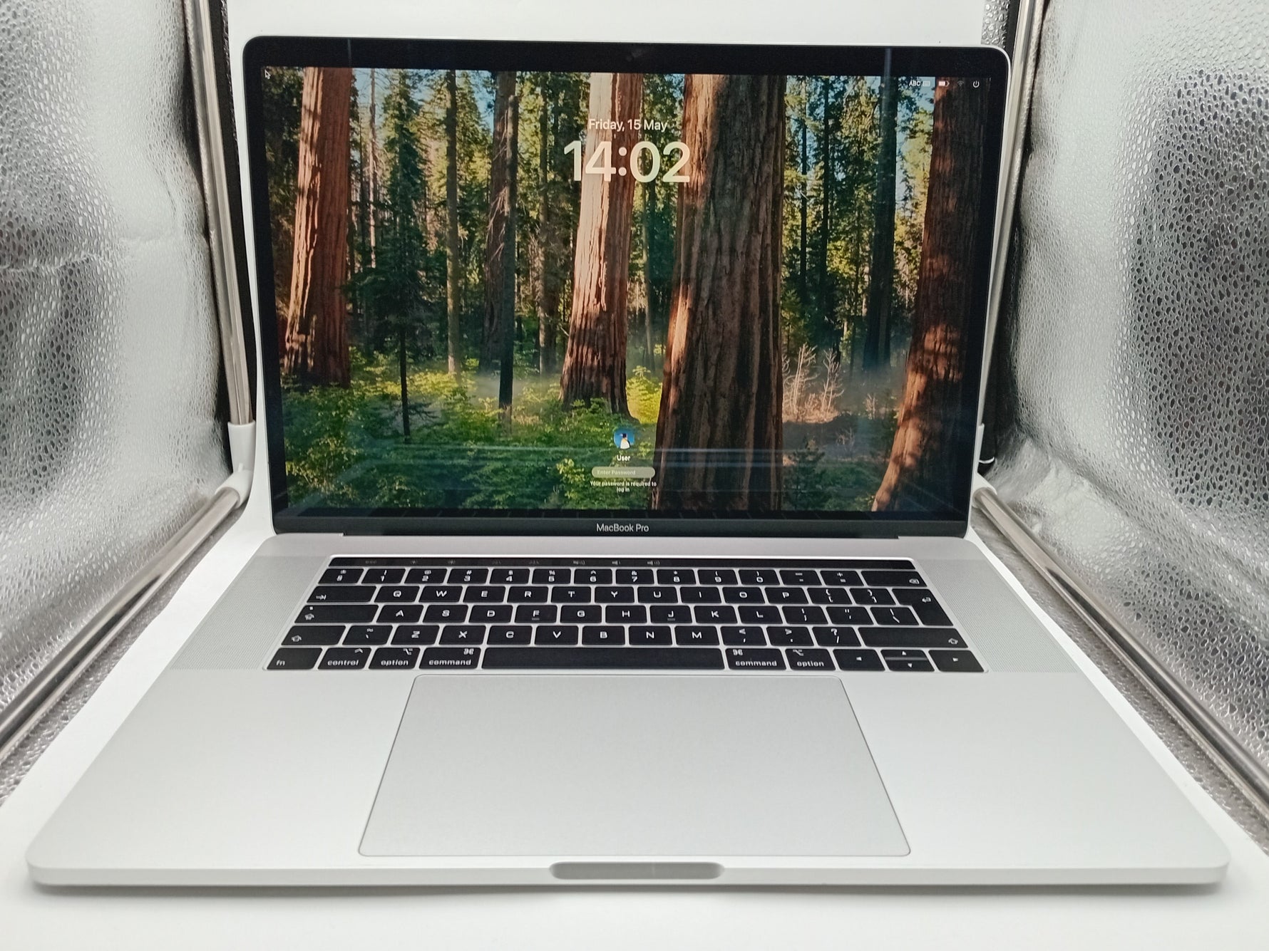 Apple MacBook Pro 15-inch, A1990 Mid 2018 i7 6-Core