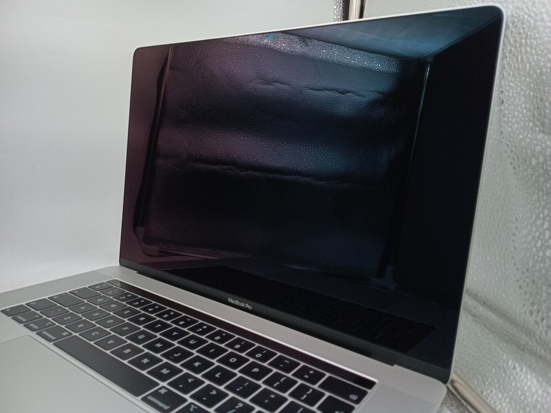 Apple MacBook Pro 15-inch, A1990 Mid 2018 i7 6-Core