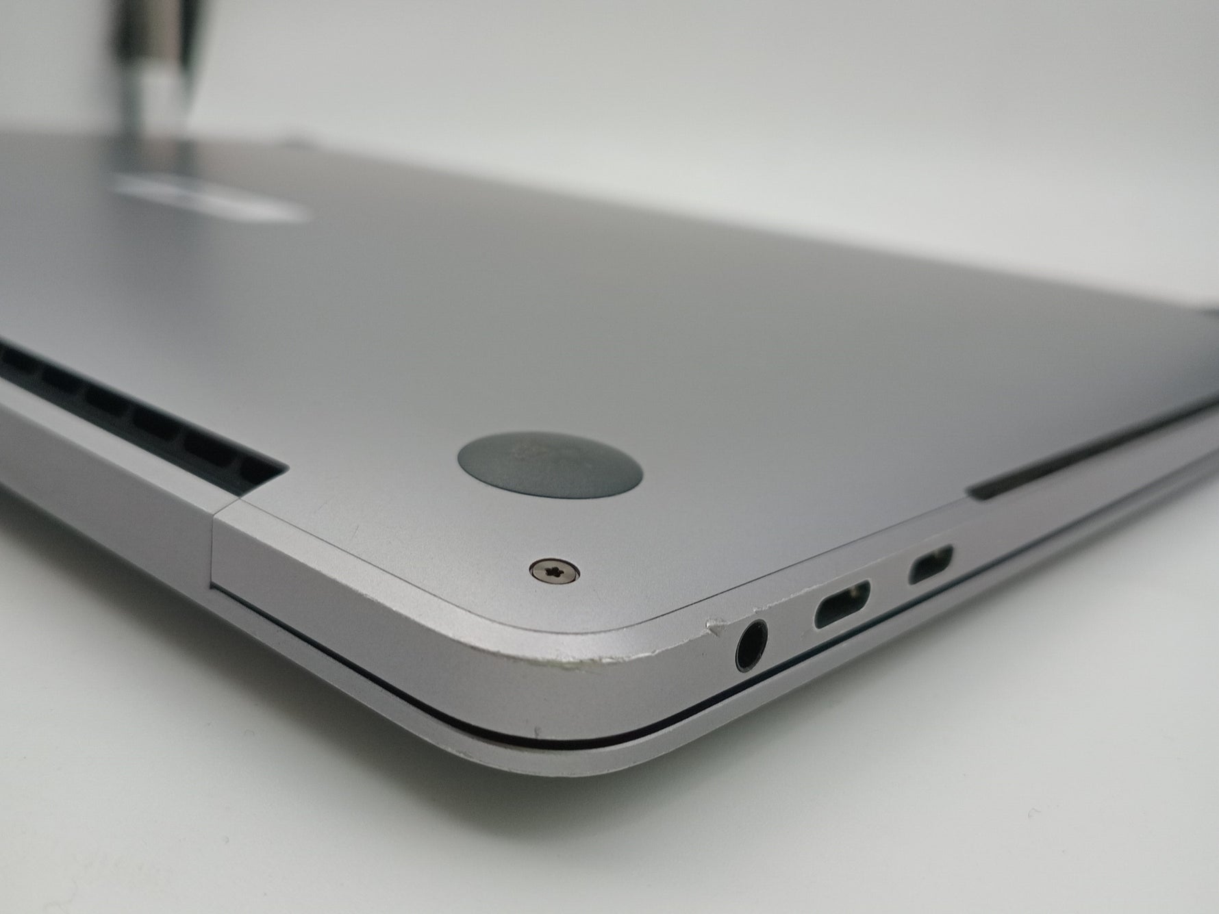 Apple MacBook Pro 15-inch, A1990 Mid 2018 i7 6-Core