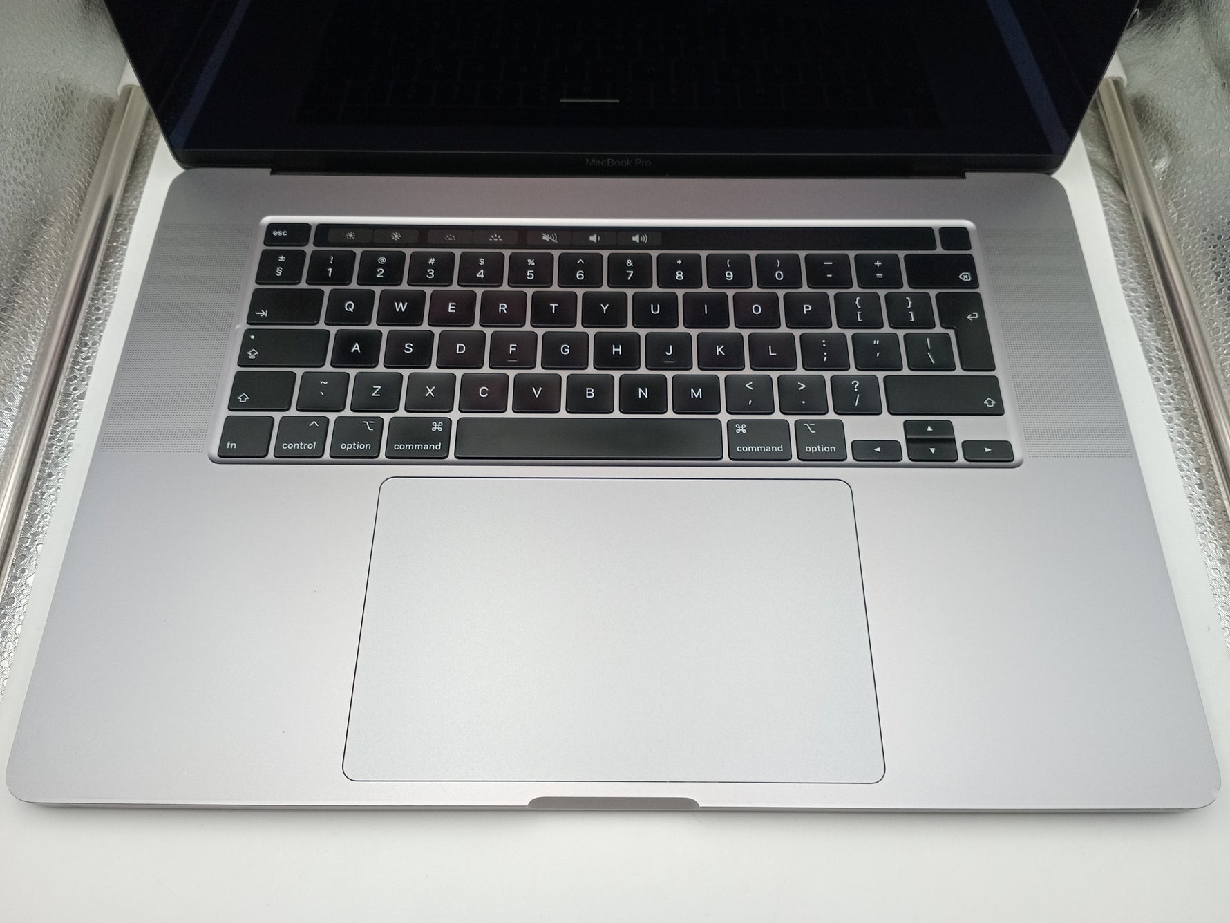 Apple MacBook Pro 16-inch, A2141 Late 2019 i7 6-Core
